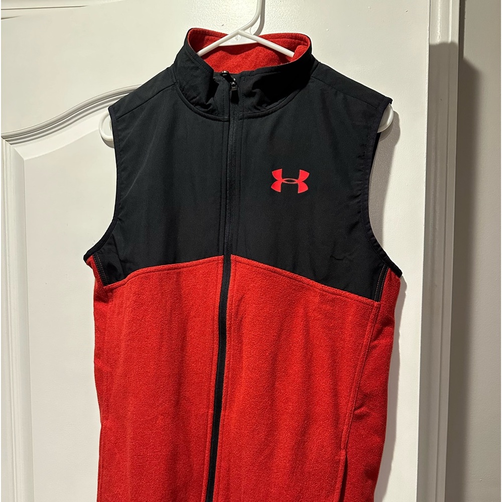 Under Armour Fleece Youth XLarge Vest.  Worn once for pictures